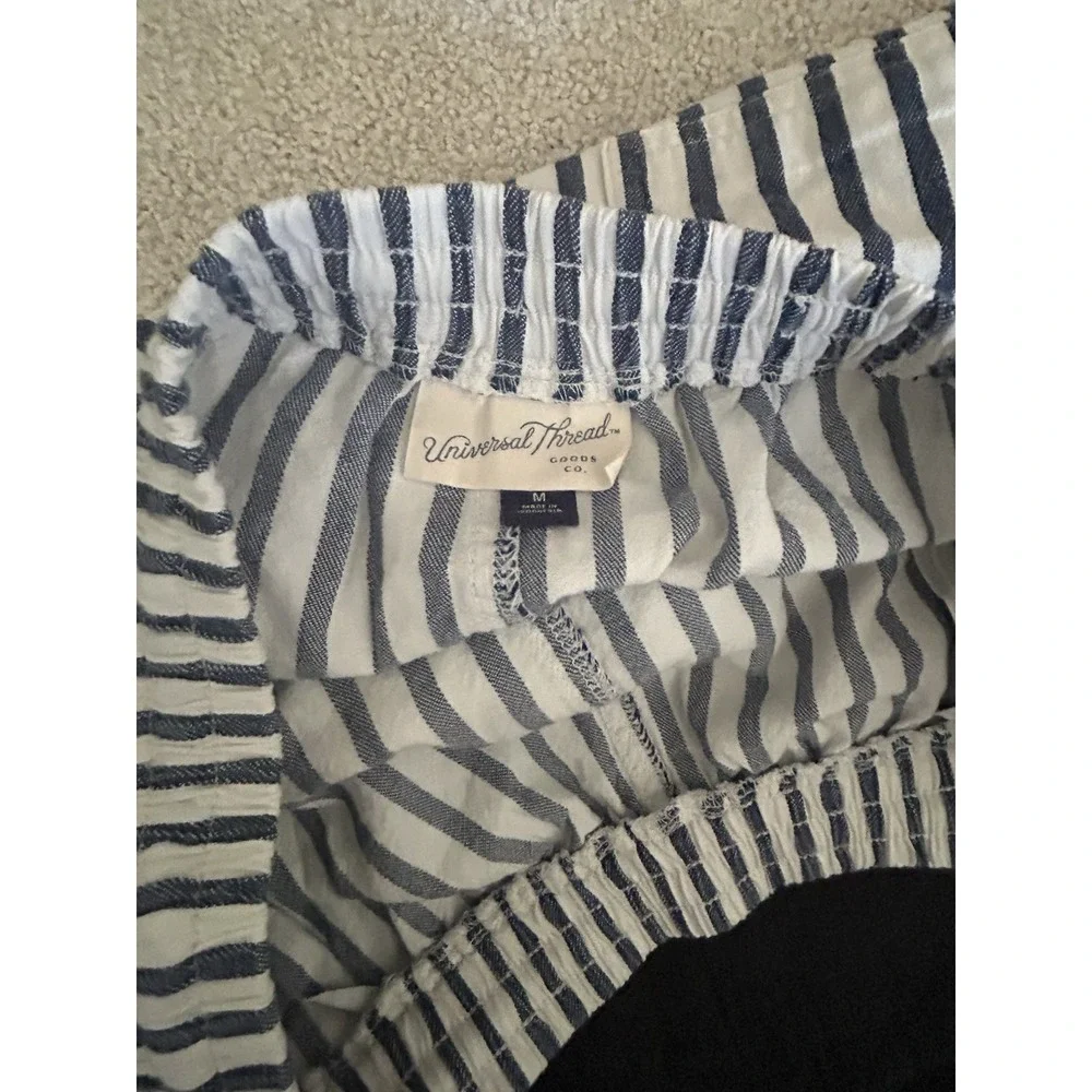 3 Pair Of Universal threads Women's Shorts Size Medium